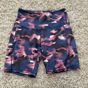 Womens pink and blue camo biker shorts size large